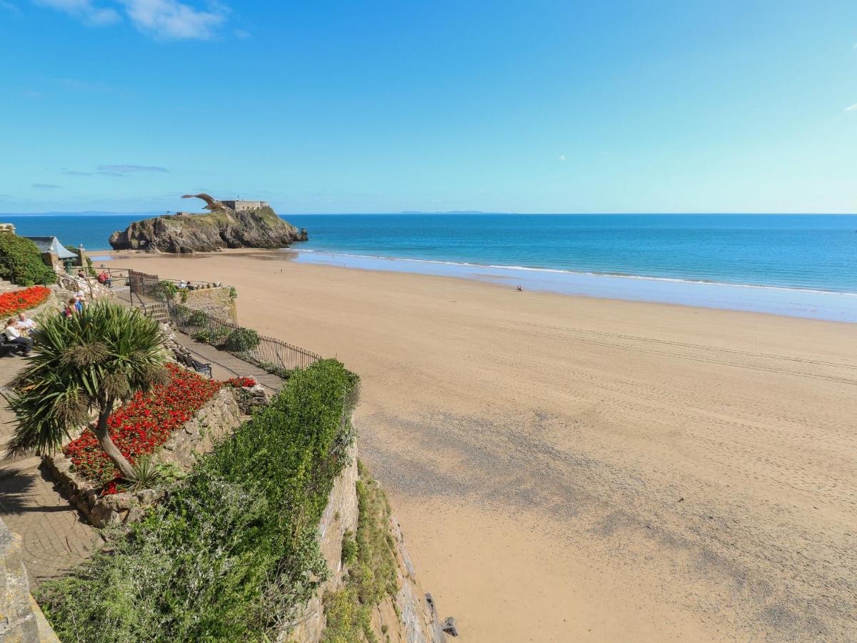 Studio Apartment Tenby Exterior photo